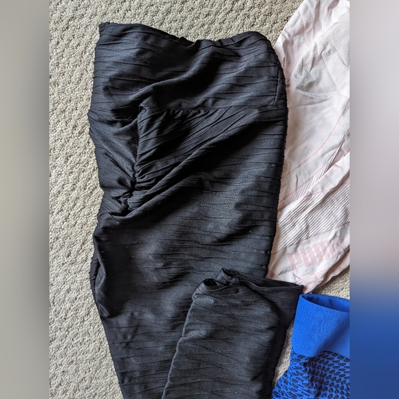 Bundle of workout gear - Picture 2 of 7